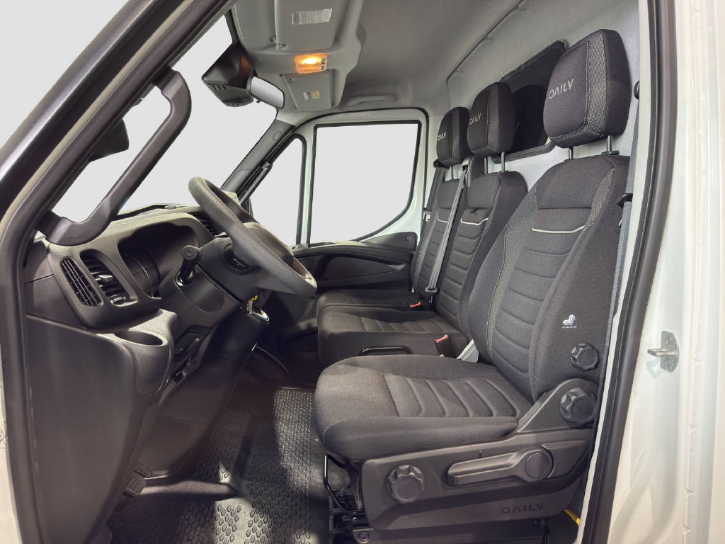 IVECO Daily 35 S 16B A8 V Kastenwagen 3520 L2H2-image-7