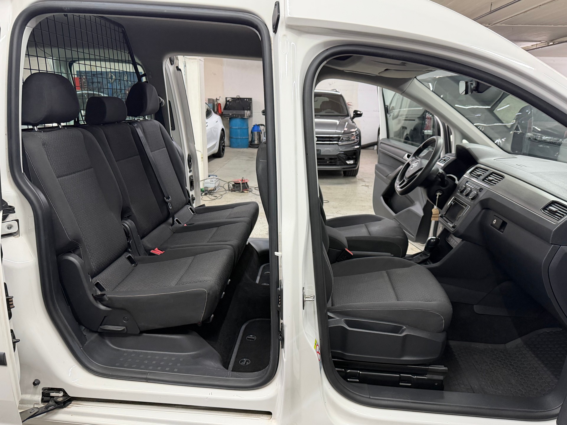 VW Caddy Maxi 2.0TDI 4Motion BlueMotion Techn. DSG-image-6