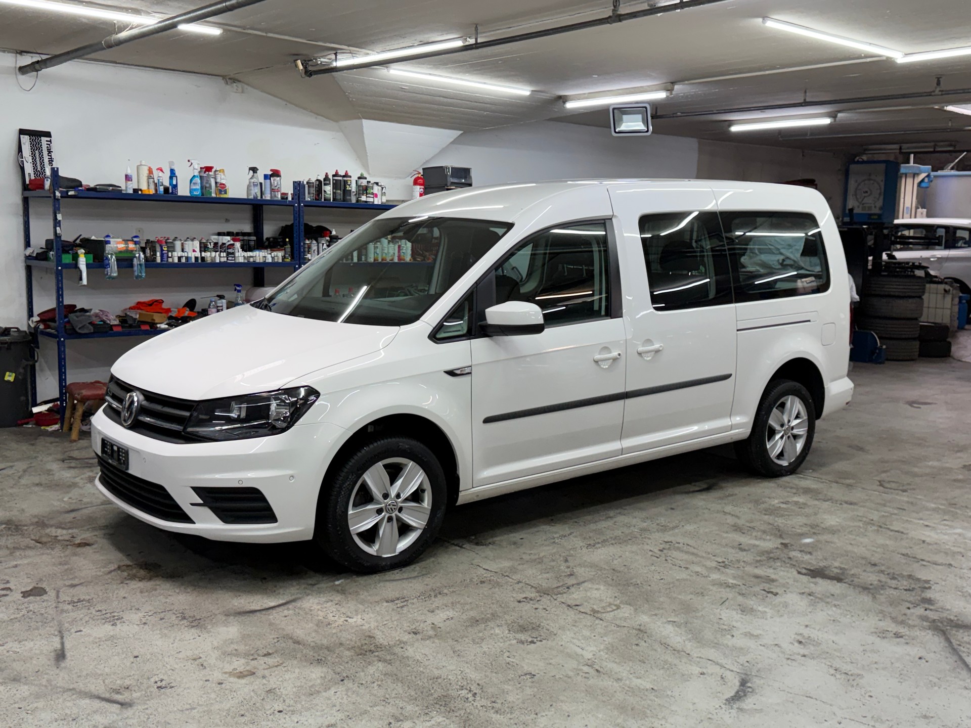 VW Caddy Maxi 2.0TDI 4Motion BlueMotion Techn. DSG-image-4