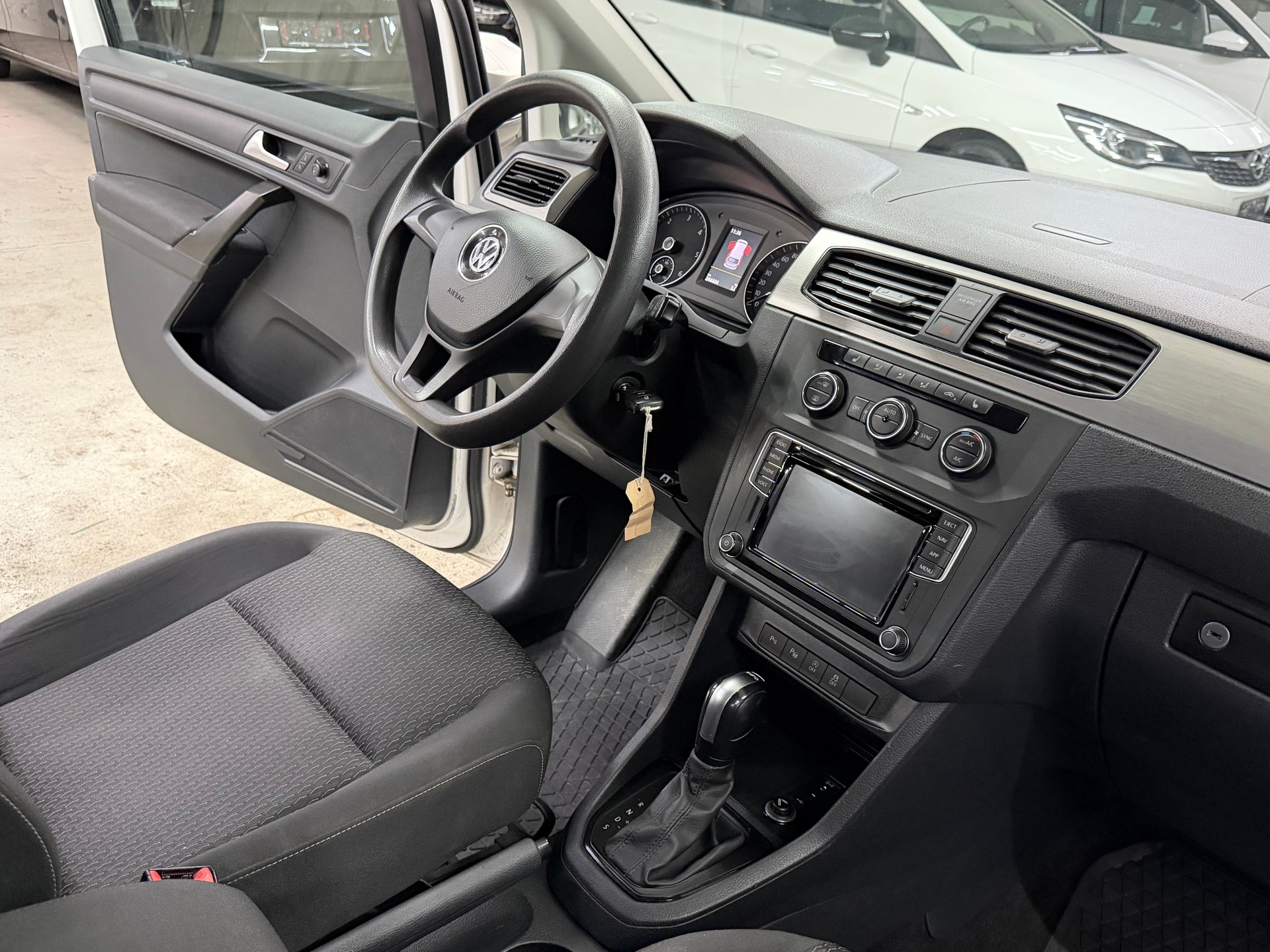 VW Caddy Maxi 2.0TDI 4Motion BlueMotion Techn. DSG-image-8
