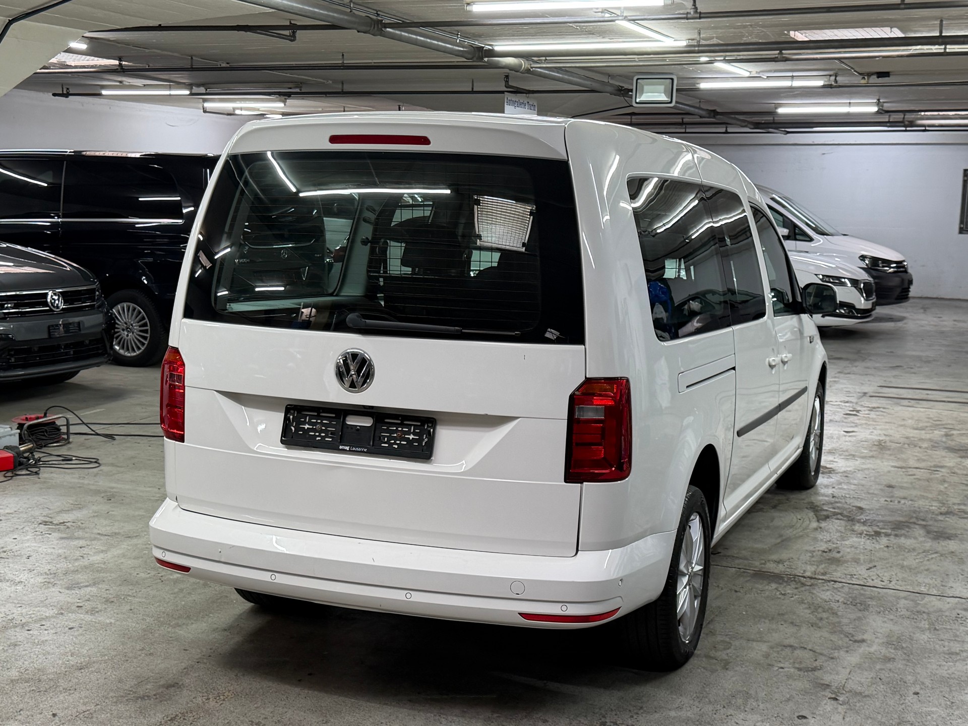 VW Caddy Maxi 2.0TDI 4Motion BlueMotion Techn. DSG-image-2