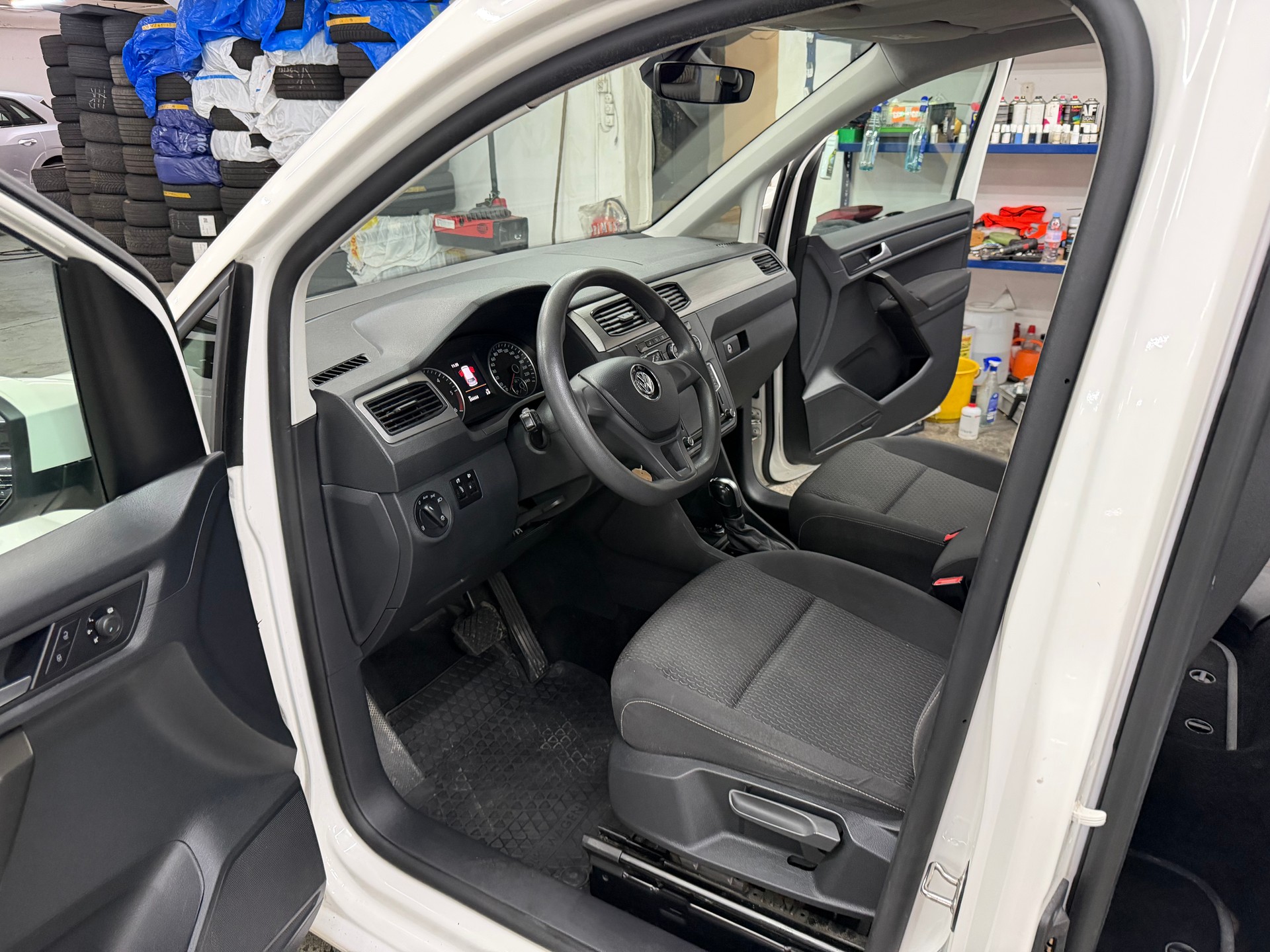 VW Caddy Maxi 2.0TDI 4Motion BlueMotion Techn. DSG-image-12