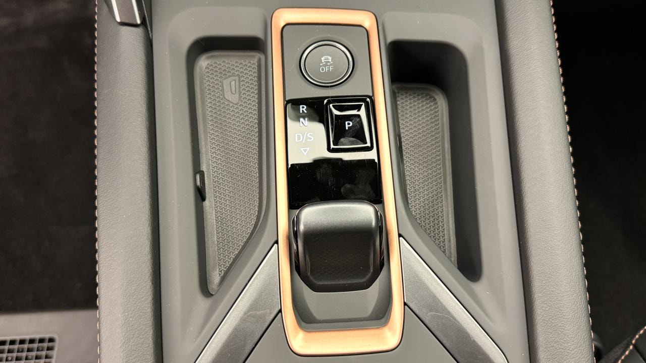 CUPRA LEON ST 1.5 e-HYBRID pHEV VZ Black Edition-image-10