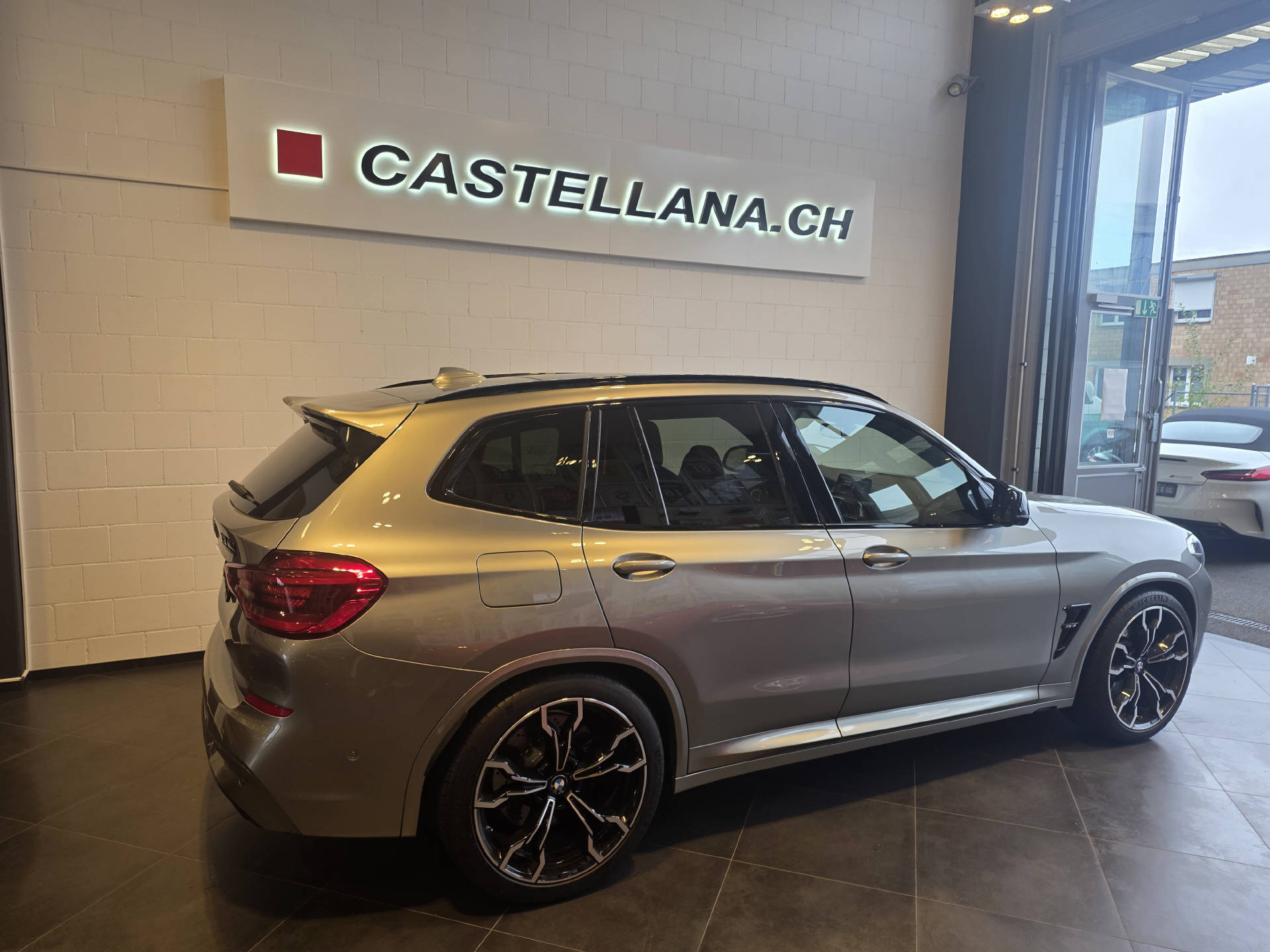 BMW X3 M Competition-showroom-element-3