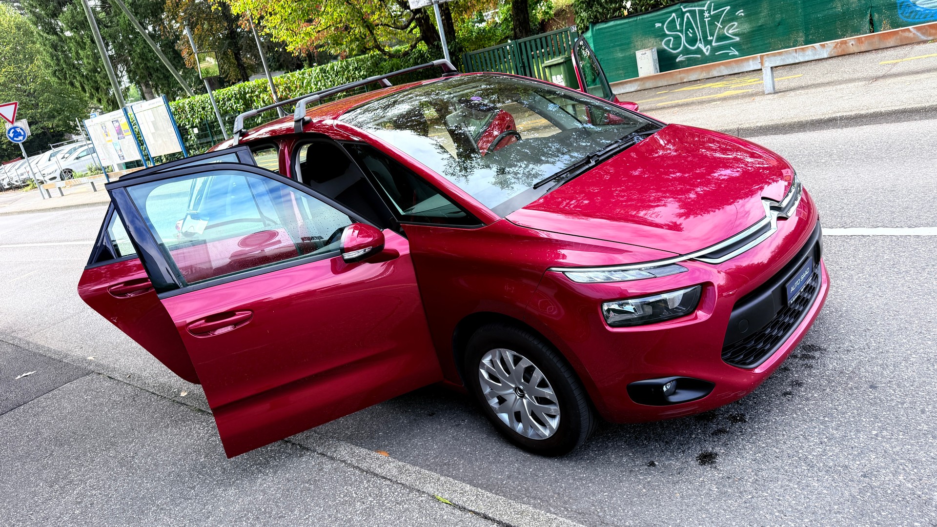 CITROEN C4 Picasso 1.6i 16V Attraction-image-7