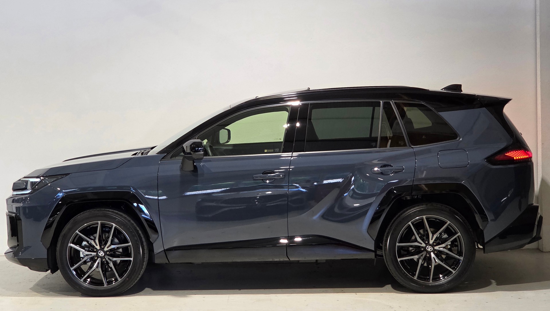 TOYOTA RAV-4 2.5 HSD GR Sport e-CVT AWD-image-1