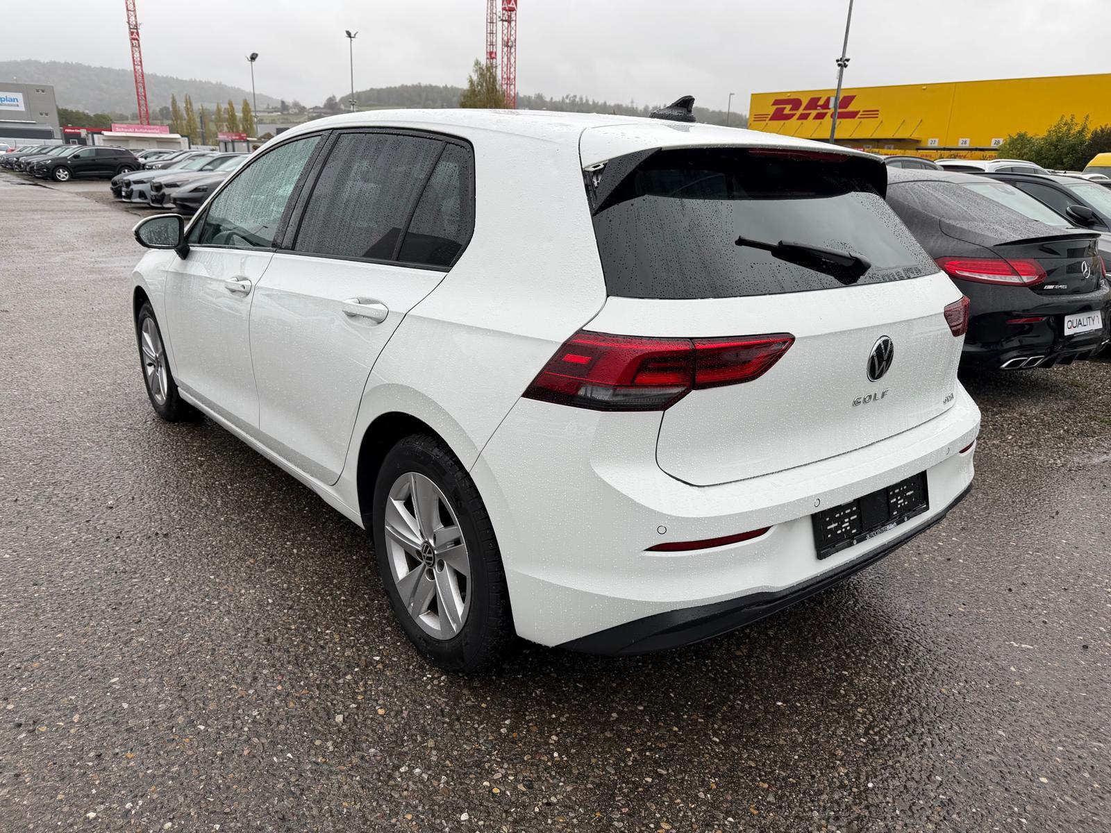 VW Golf VIII 1.0 TSI Life DSG-image-3