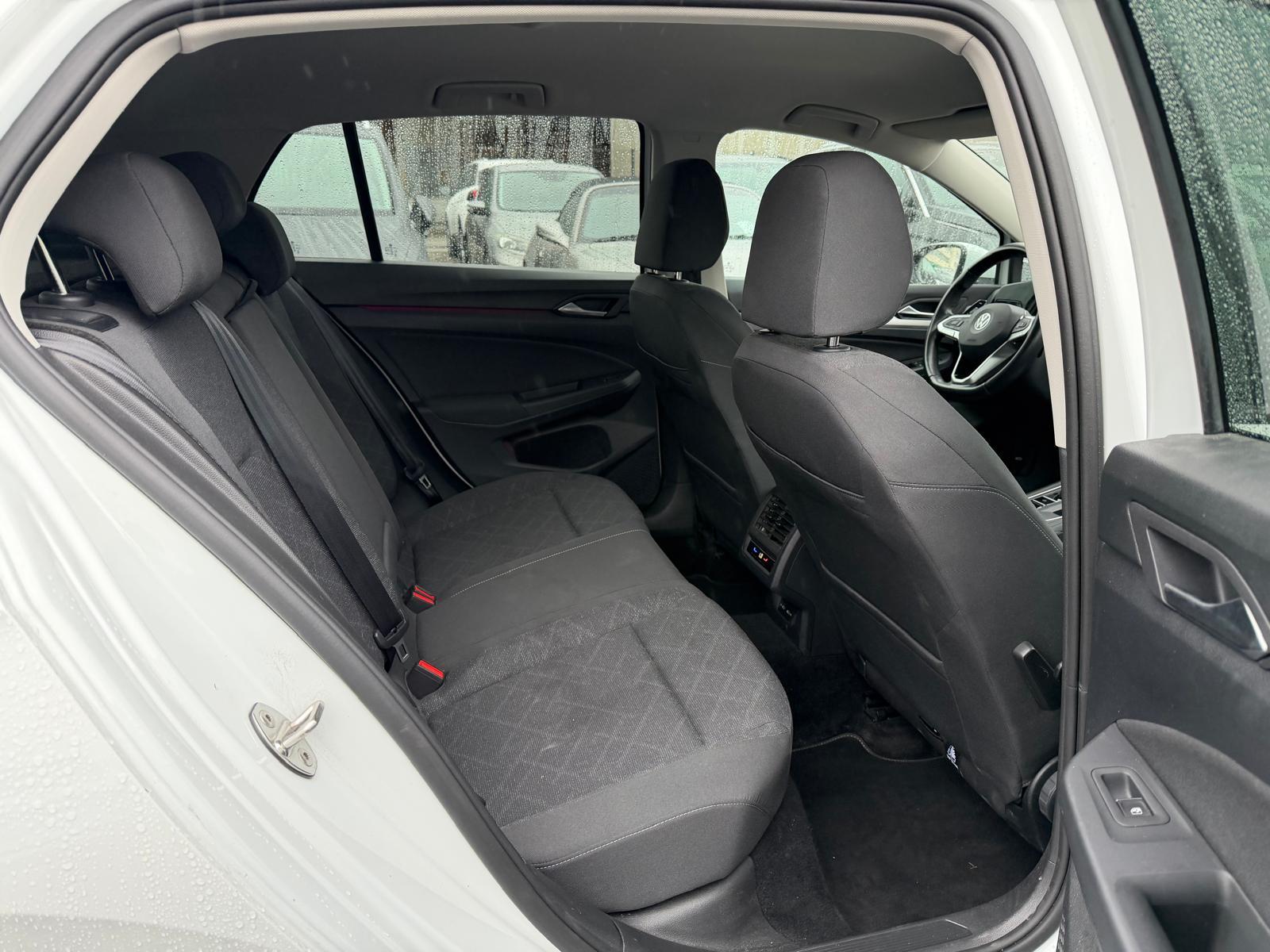 VW Golf VIII 1.0 TSI Life DSG-image-6