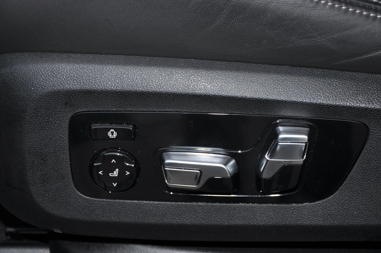 BMW X5 xDrive 48V M60i M Sport Pro Steptronic-image-21