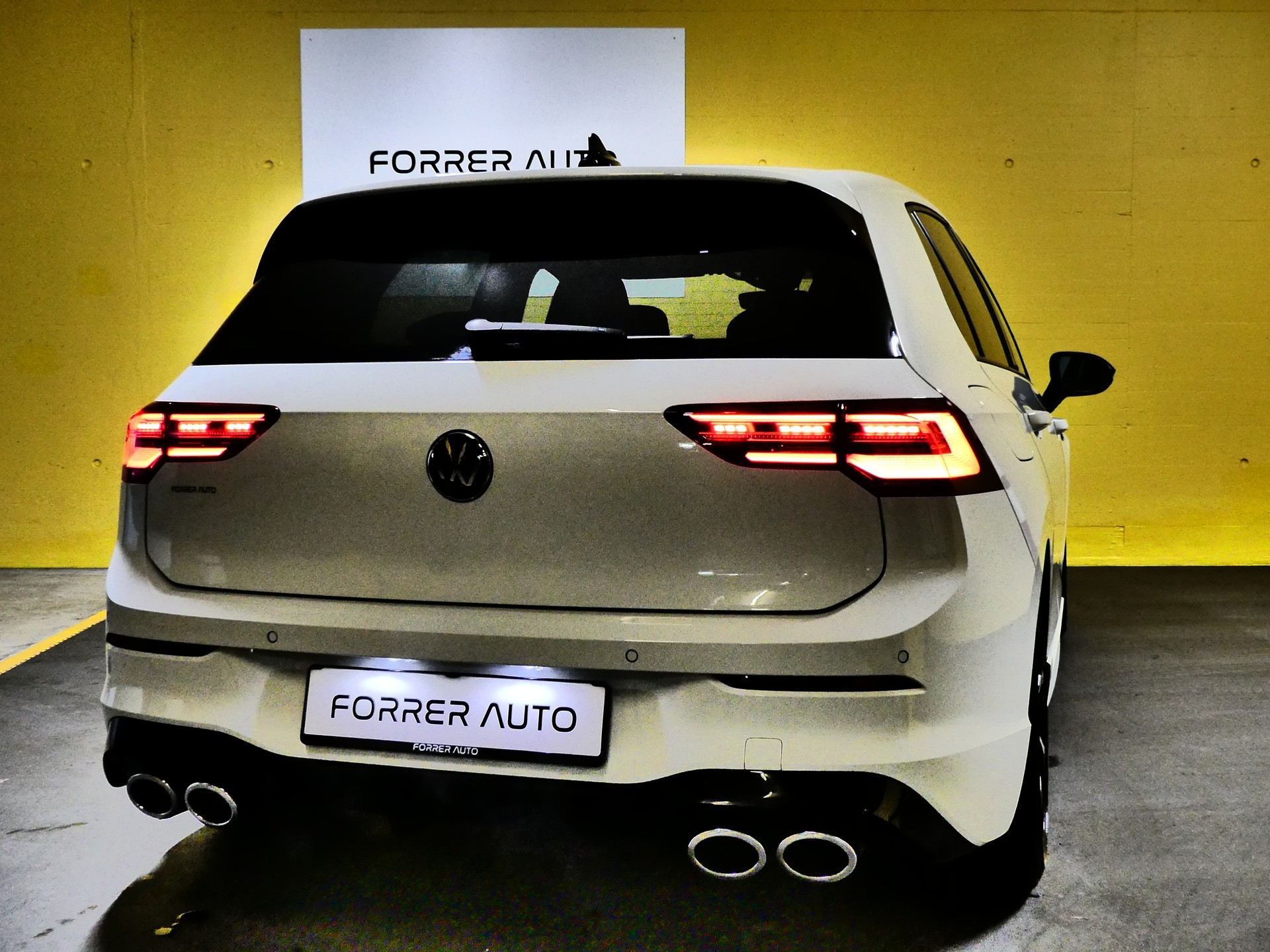 VW Golf 2.0 TSI R DSG 4Motion-image-7