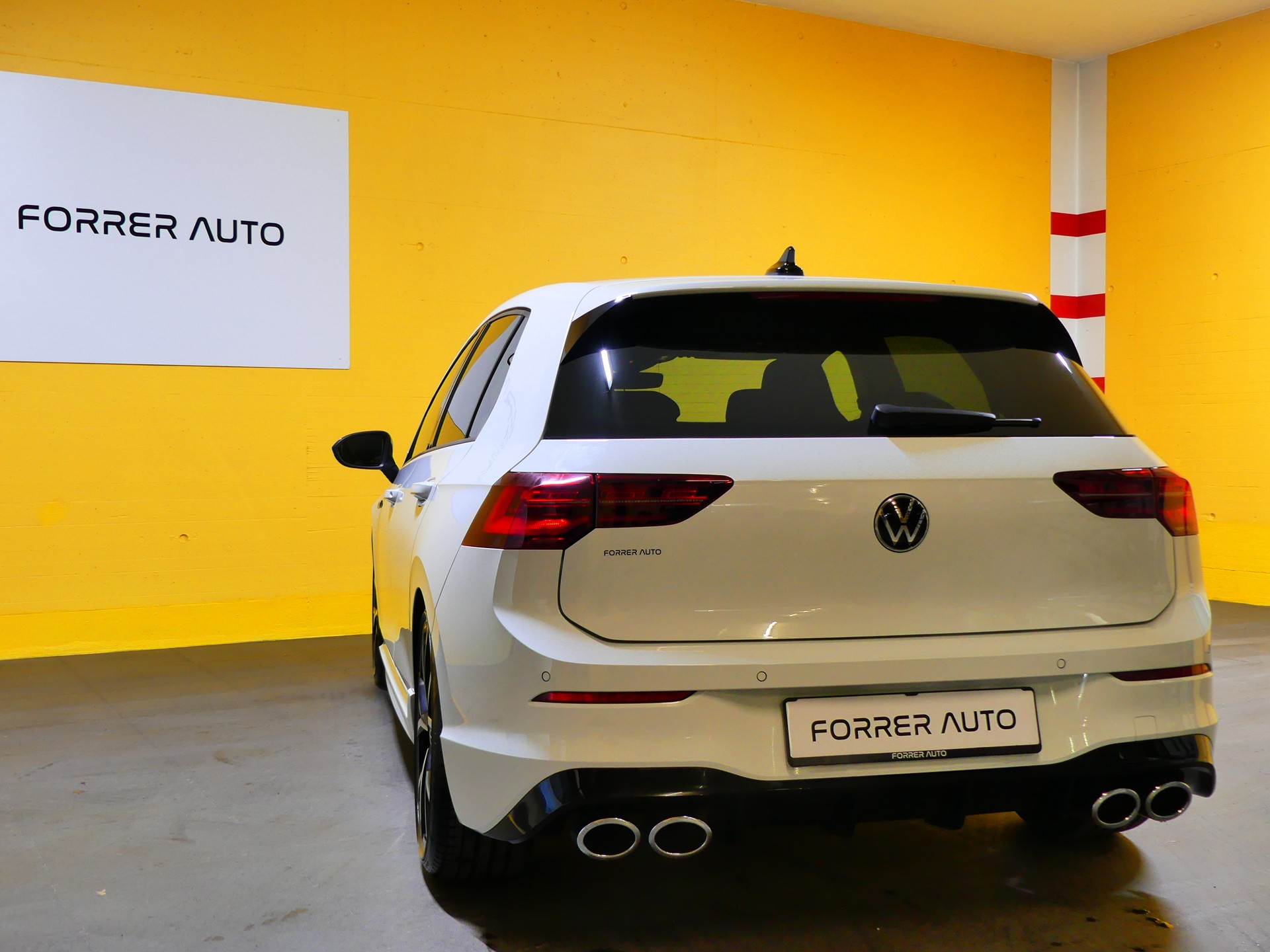VW Golf 2.0 TSI R DSG 4Motion-image-5