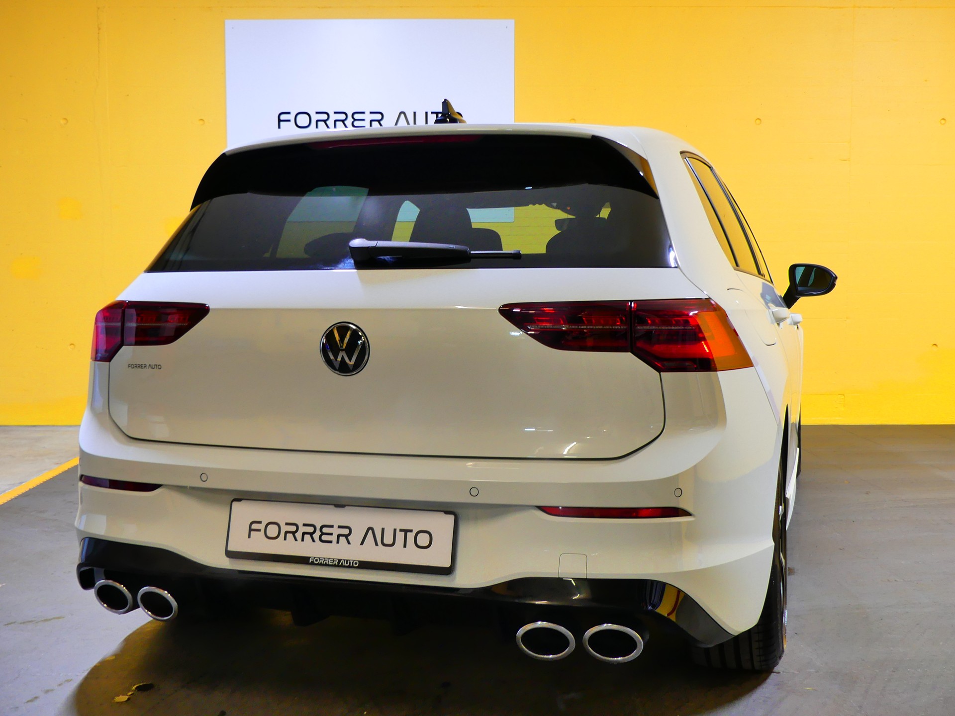 VW Golf 2.0 TSI R DSG 4Motion-image-6