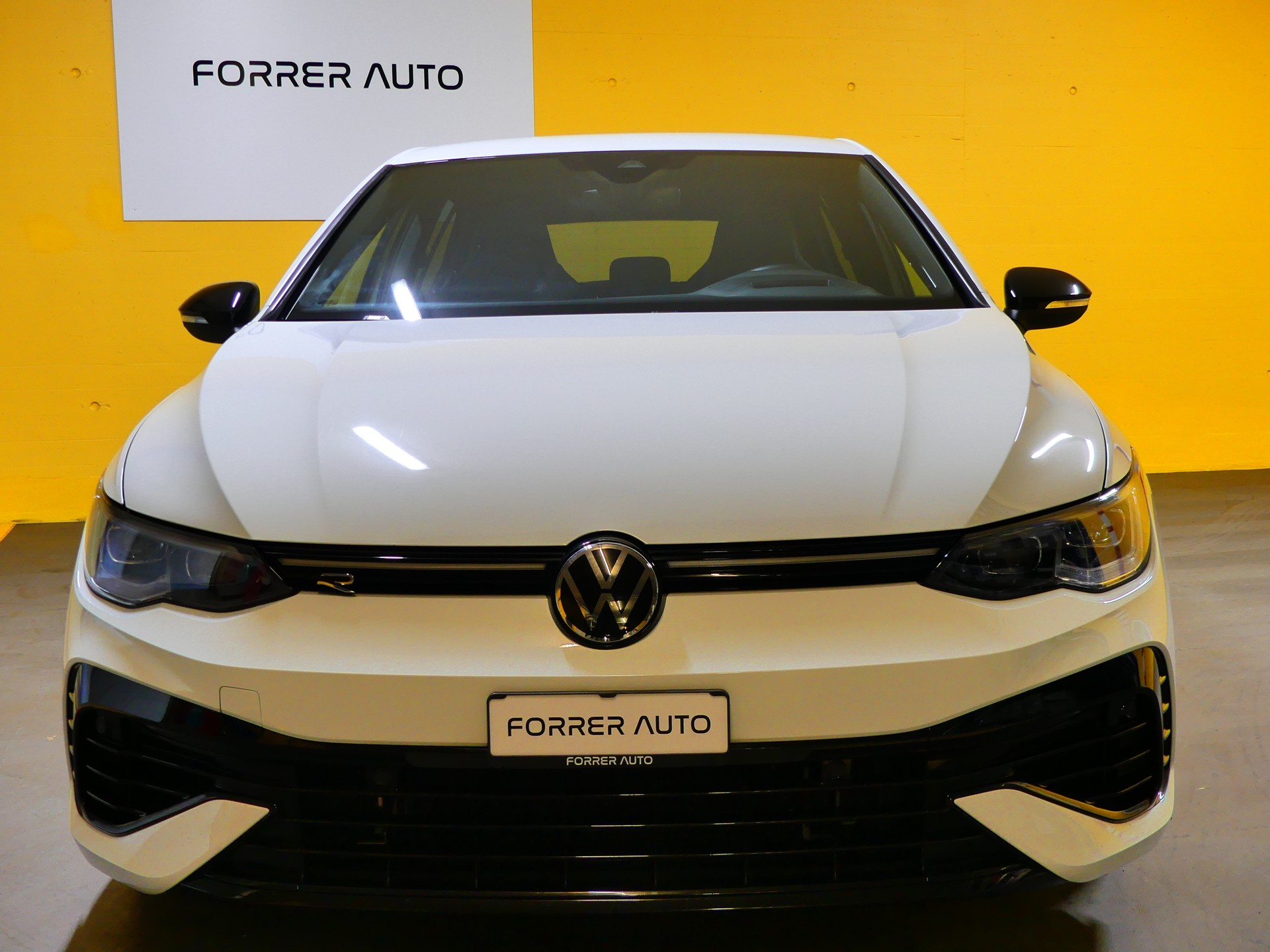 VW Golf 2.0 TSI R DSG 4Motion-image-2