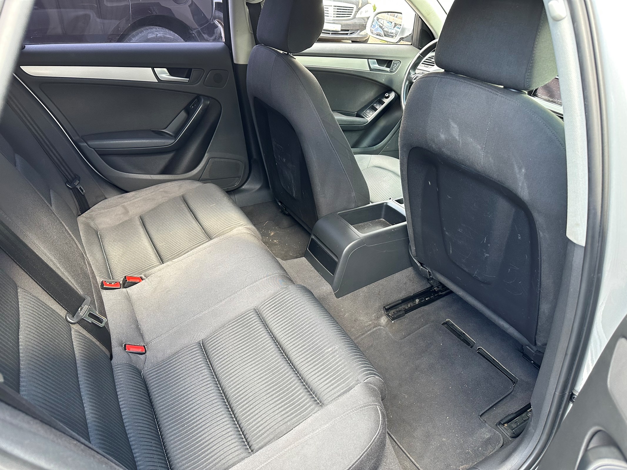 AUDI A4 Avant 2.0 TDI — slika 8