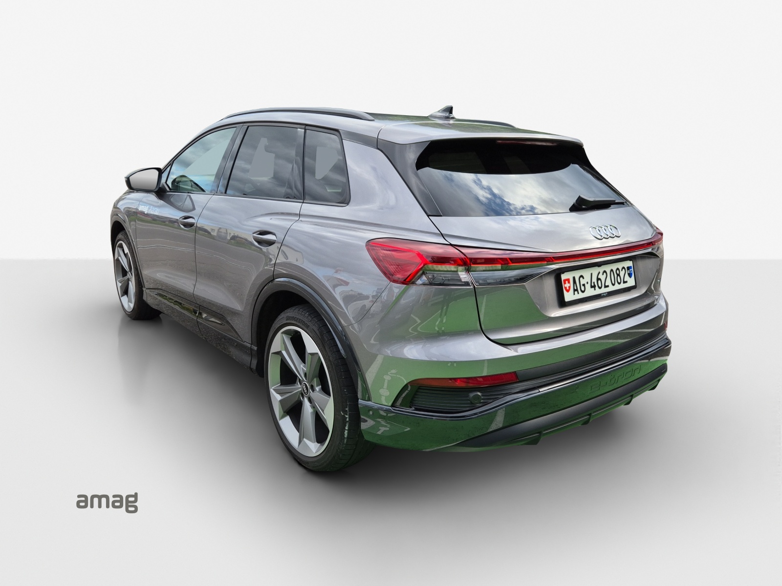 AUDI Q4 e-tron 45 quattro-image-2