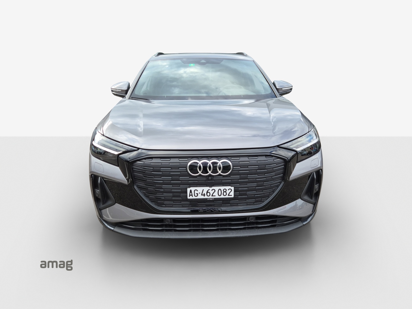 AUDI Q4 e-tron 45 quattro-image-4