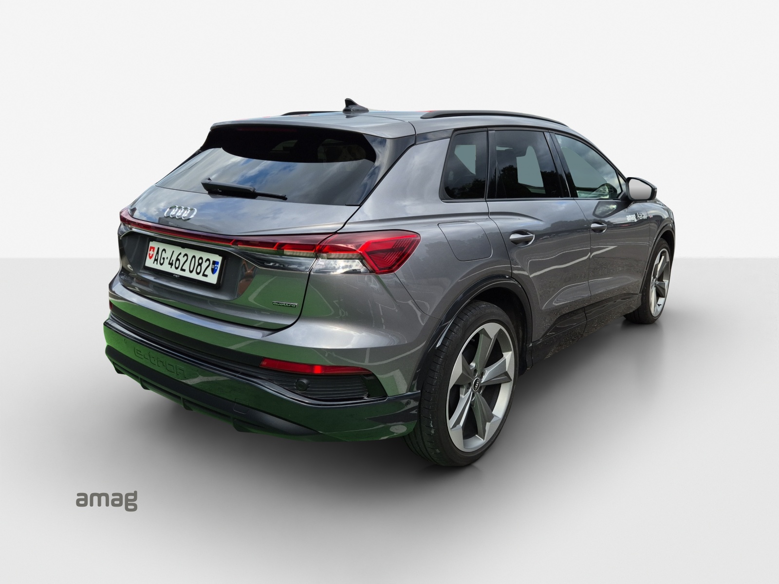 AUDI Q4 e-tron 45 quattro-image-3