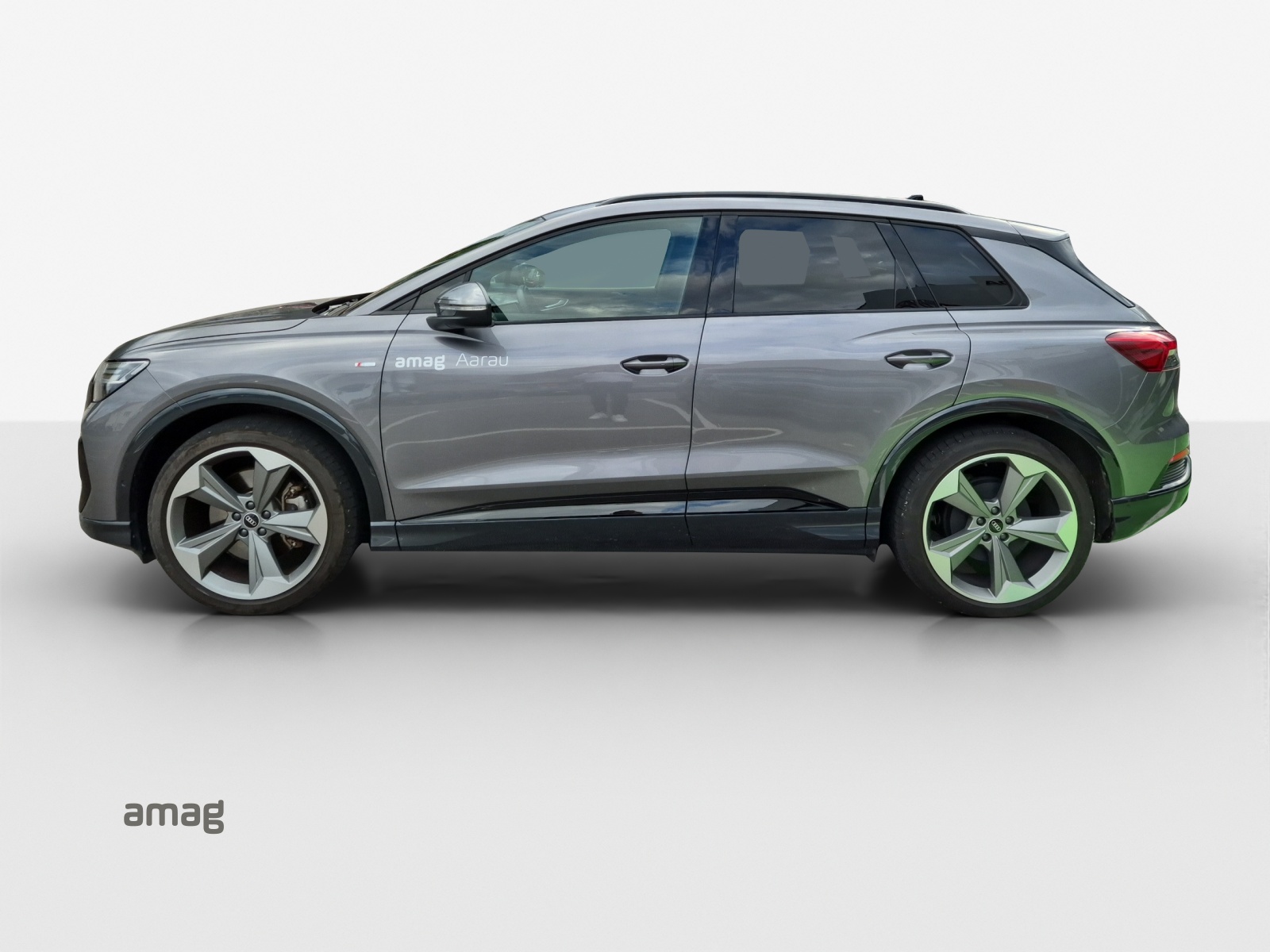 AUDI Q4 e-tron 45 quattro-image-1