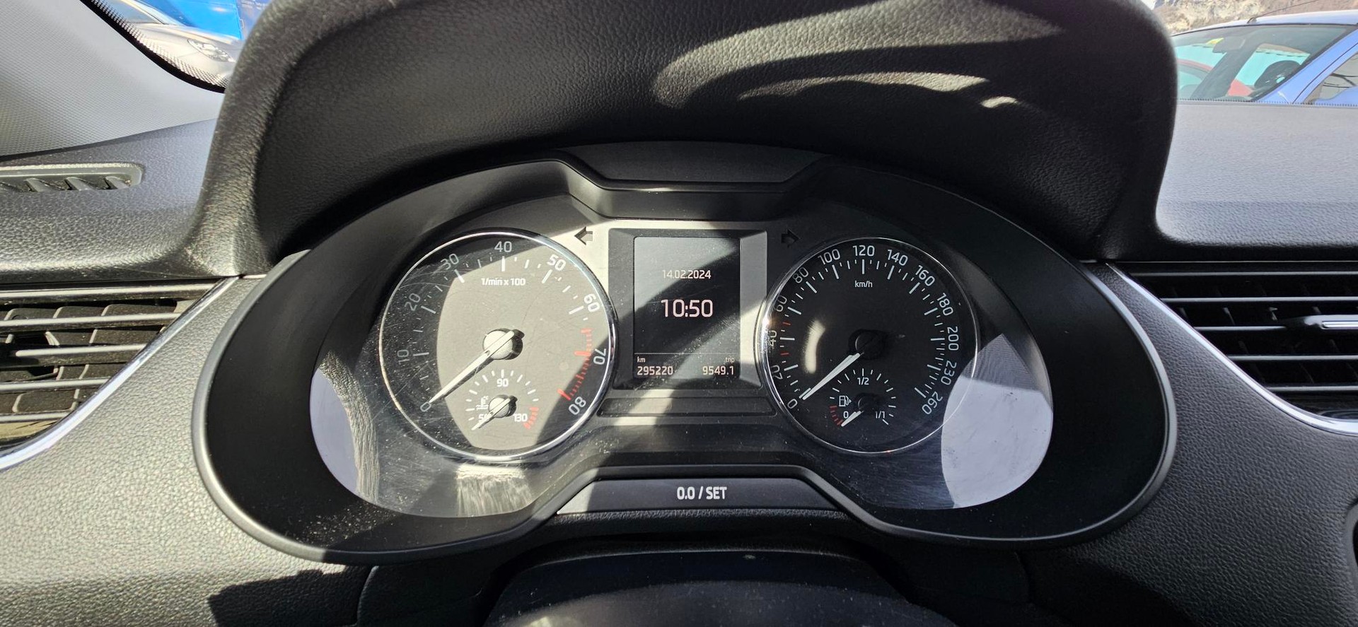SKODA Octavia Combi 1.8 TSI Ambition 4x4 DSG-image-4