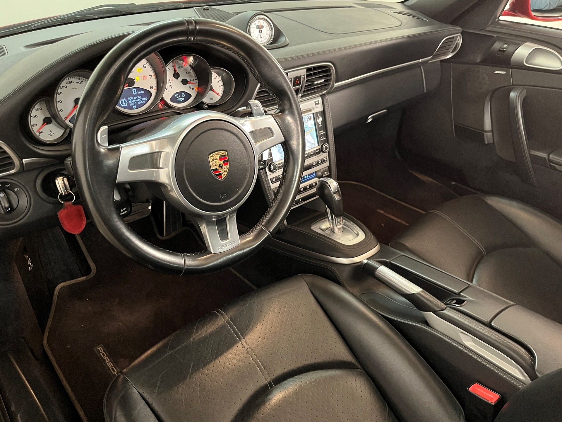 PORSCHE 911 Turbo Cabrio PDK (997)-image-12