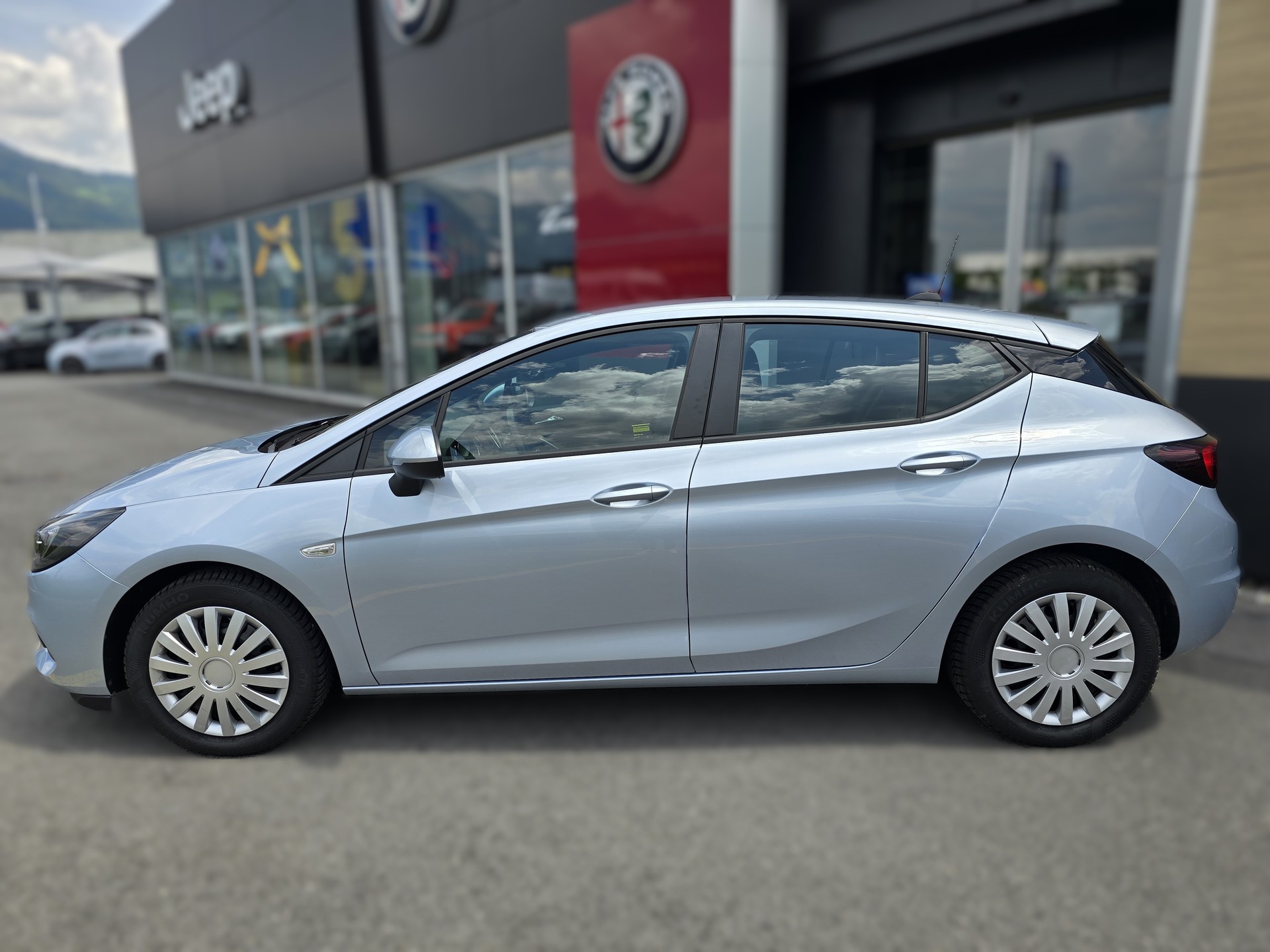 OPEL Astra 1.2i Turbo Edition-image-2