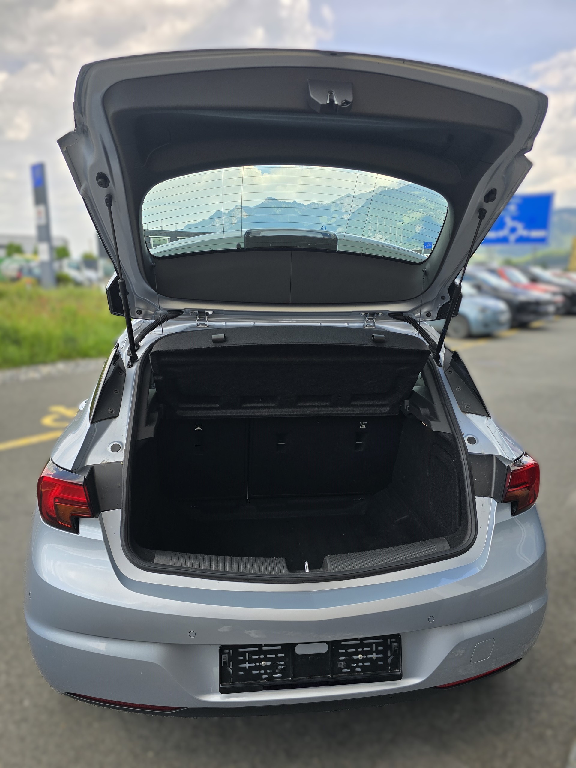 OPEL Astra 1.2i Turbo Edition-image-17