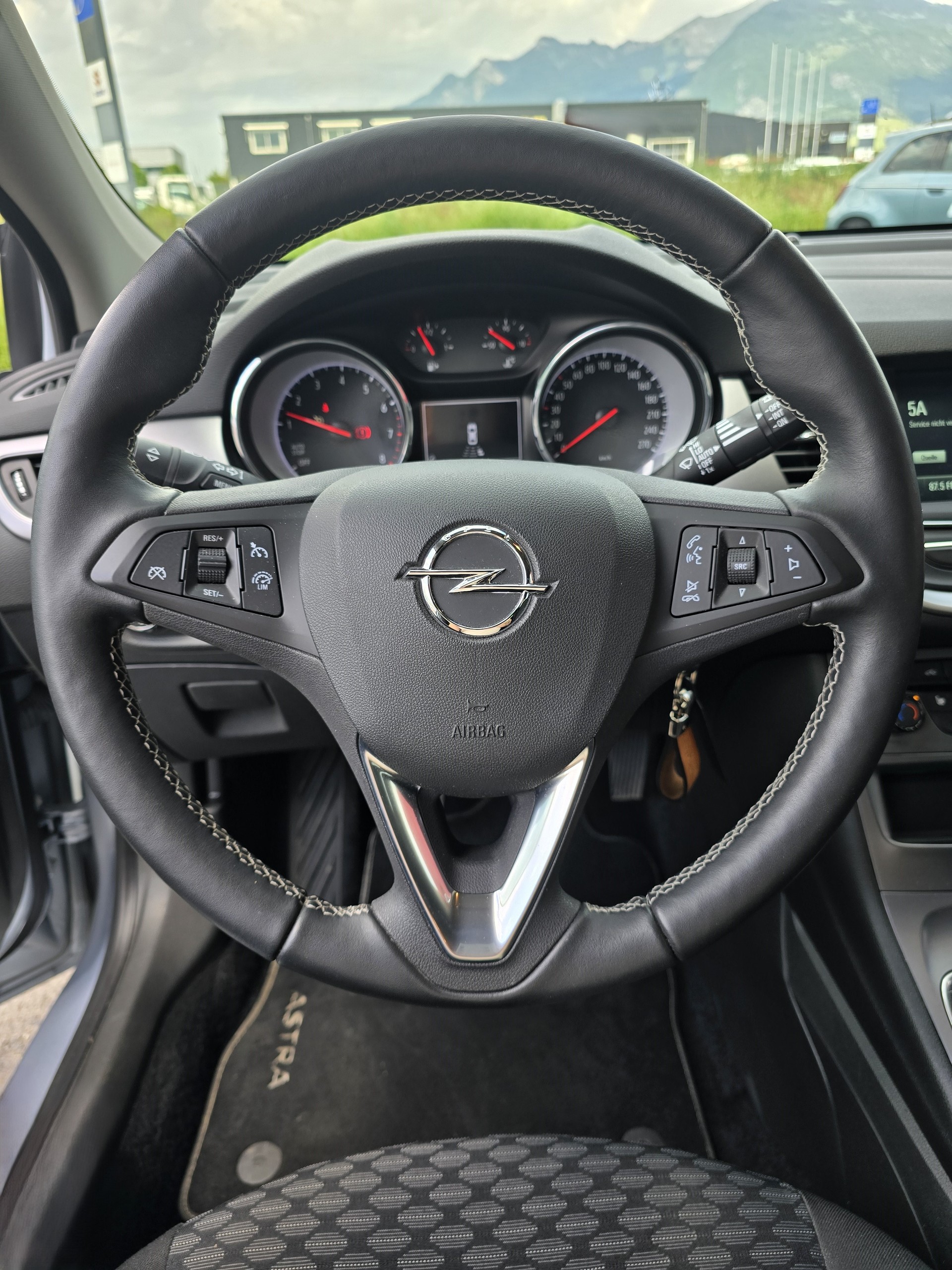 OPEL Astra 1.2i Turbo Edition-image-9