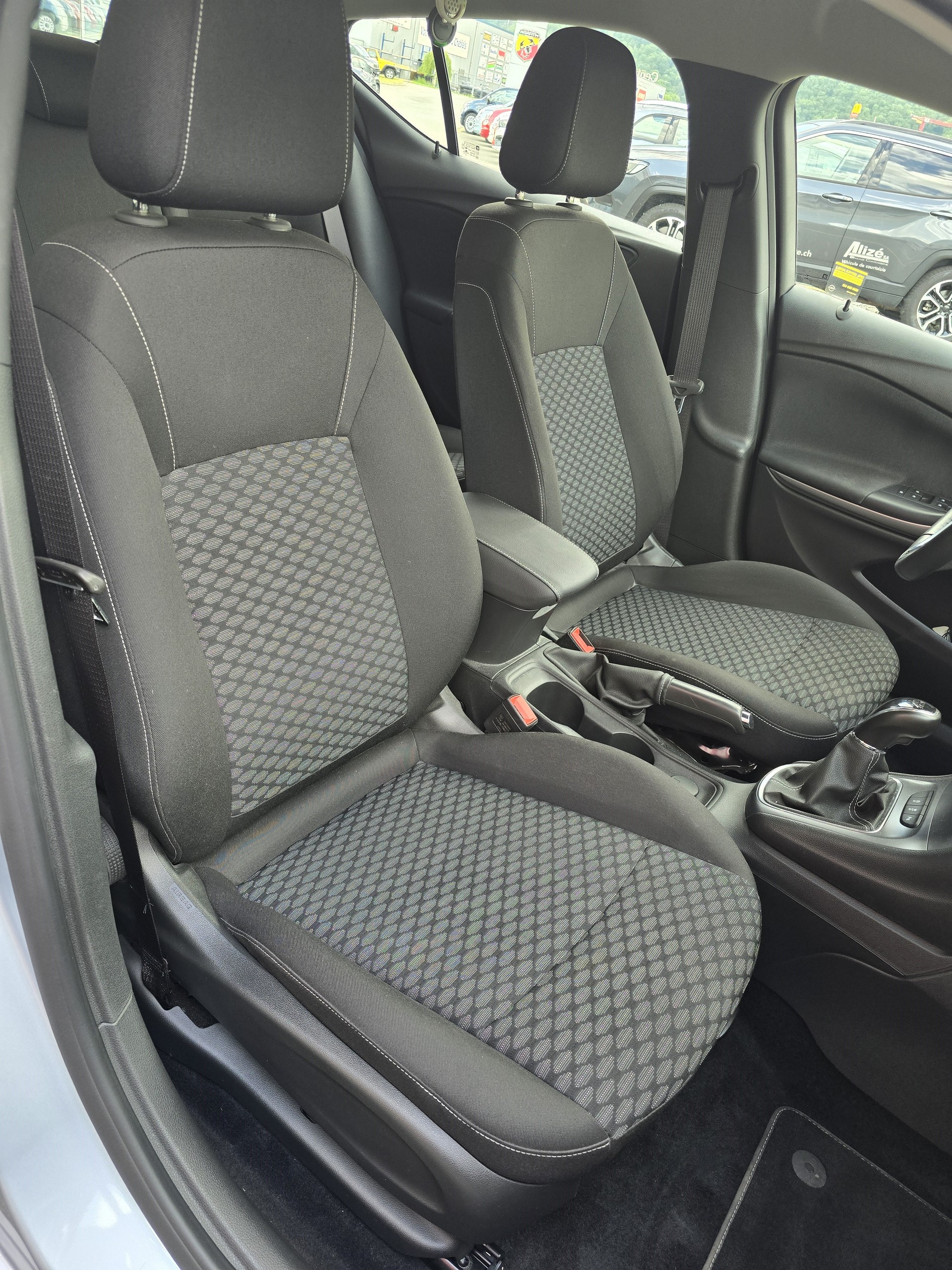OPEL Astra 1.2i Turbo Edition-image-14