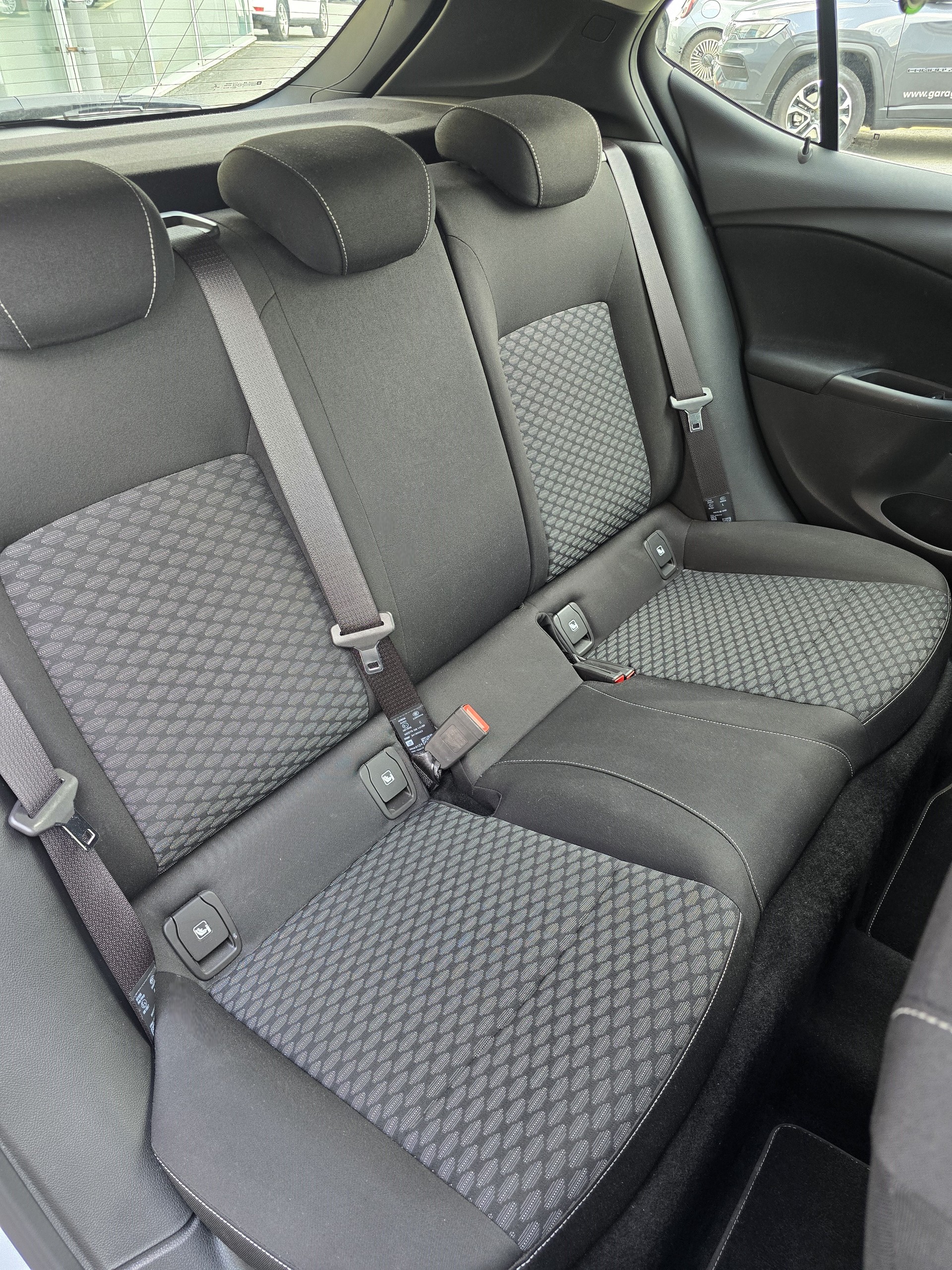 OPEL Astra 1.2i Turbo Edition-image-16