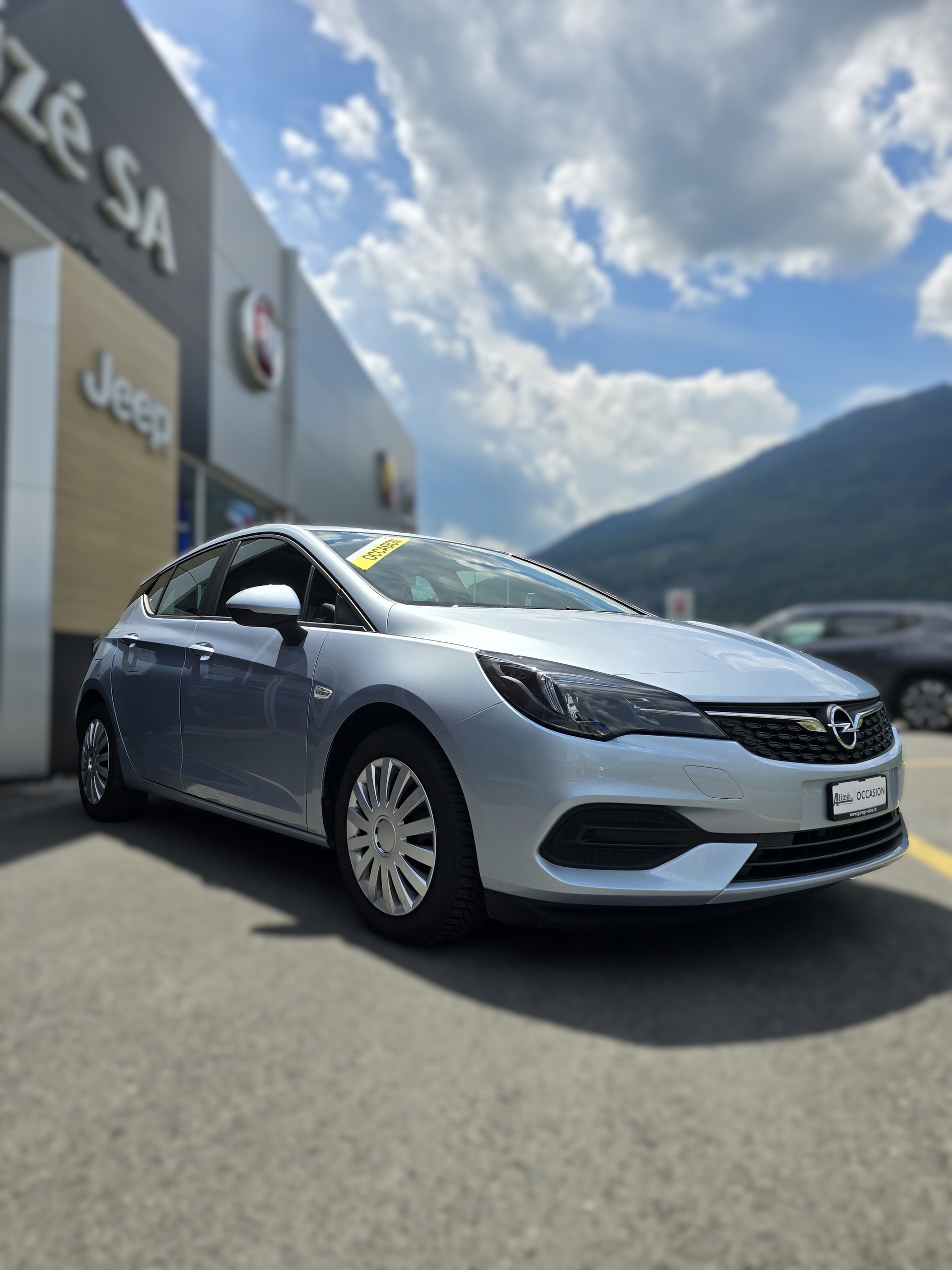 OPEL Astra 1.2i Turbo Edition-image-6