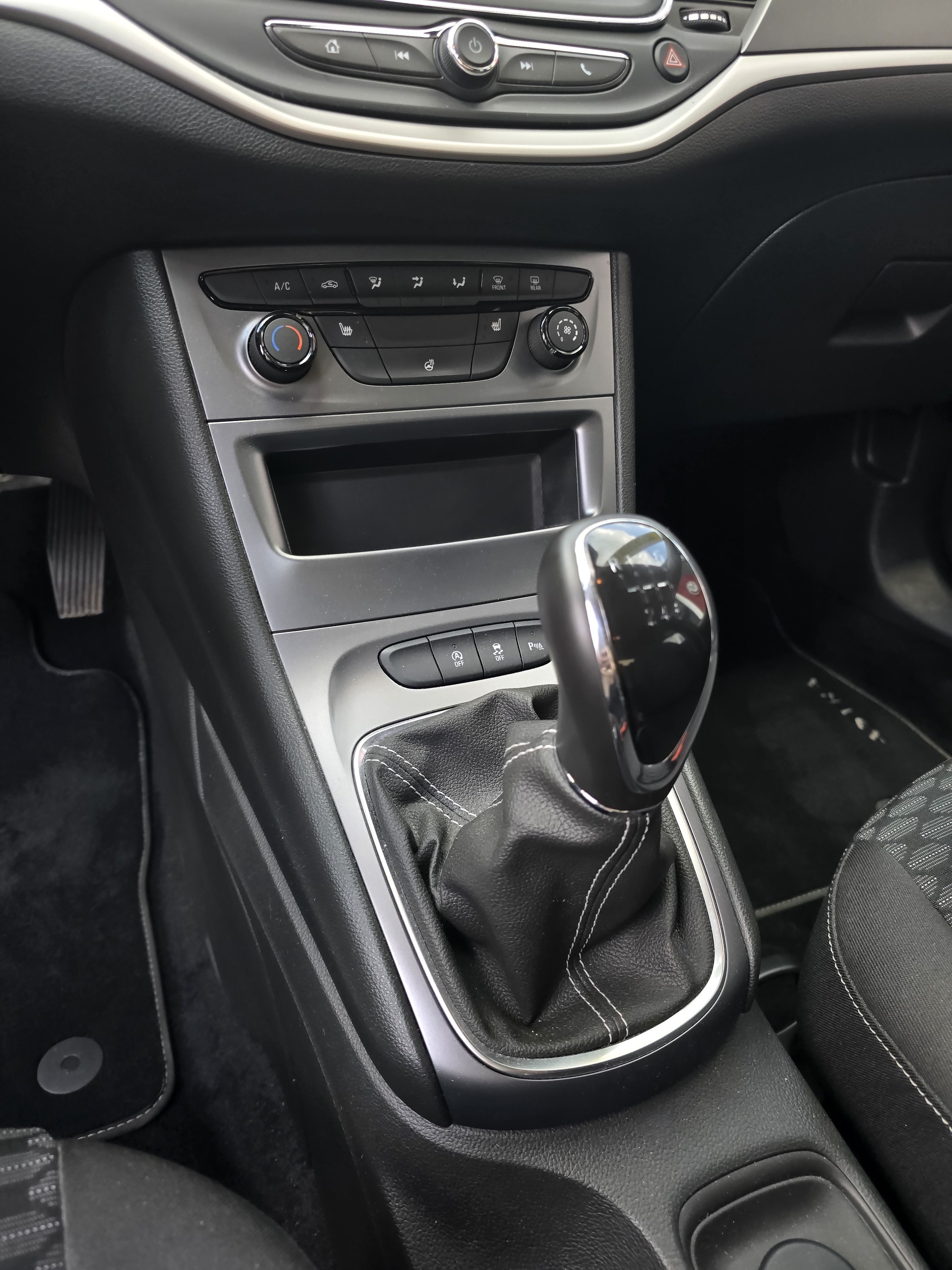 OPEL Astra 1.2i Turbo Edition-image-11