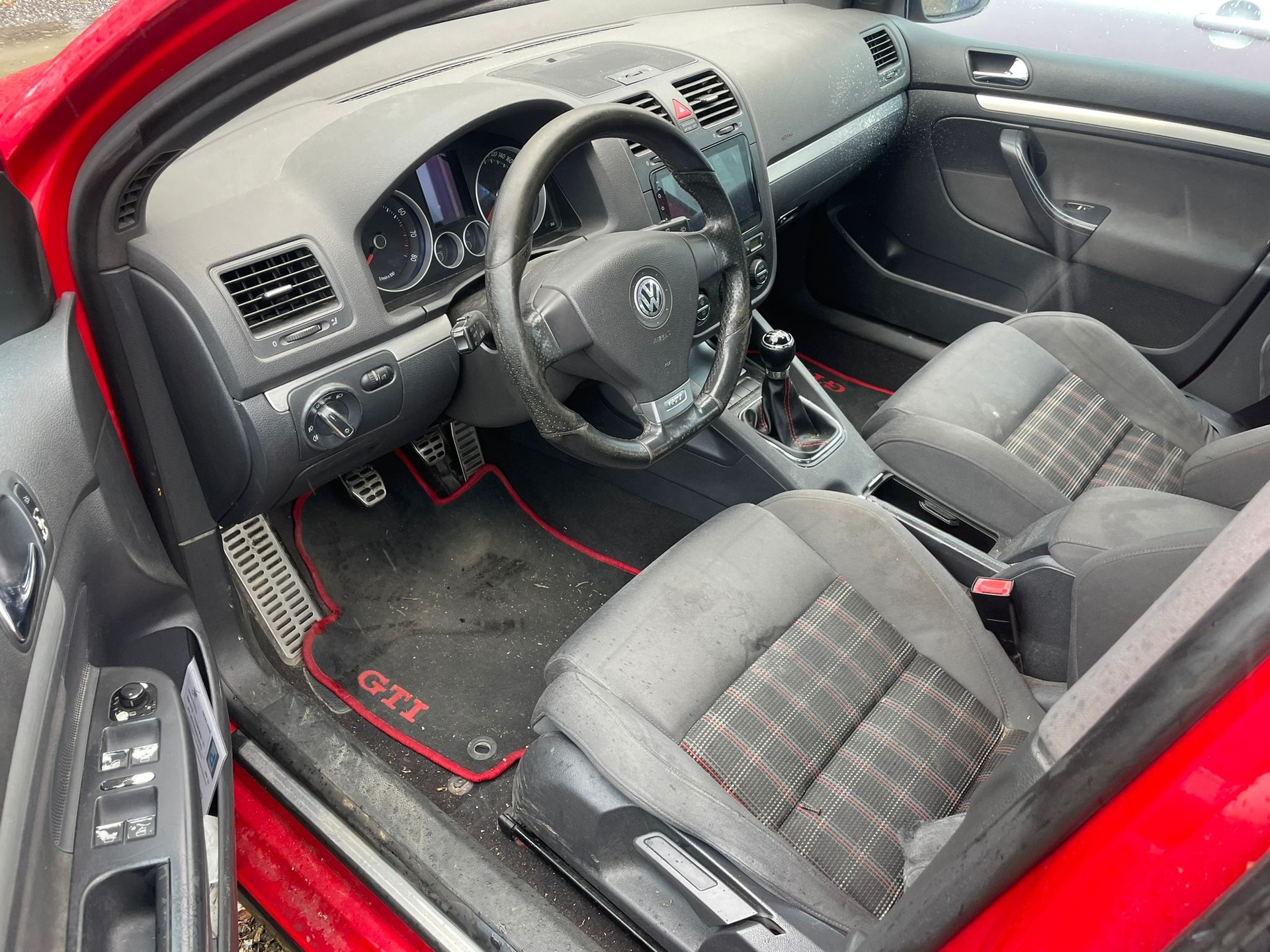 VW Golf 2.0 TFSI GTI-image-4