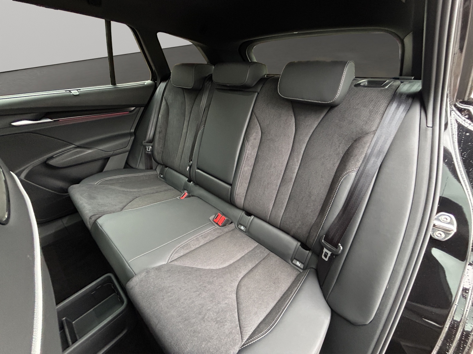 SKODA Enyaq 85x Sportline 4x4-image-8