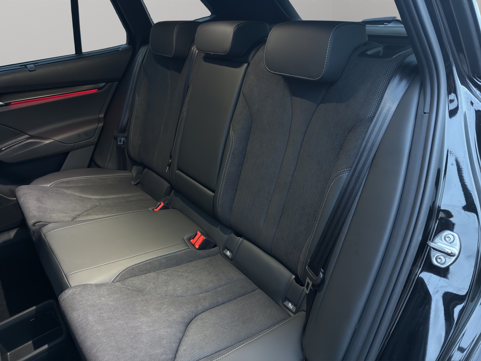 SKODA Enyaq 85x Sportline 4x4-image-8