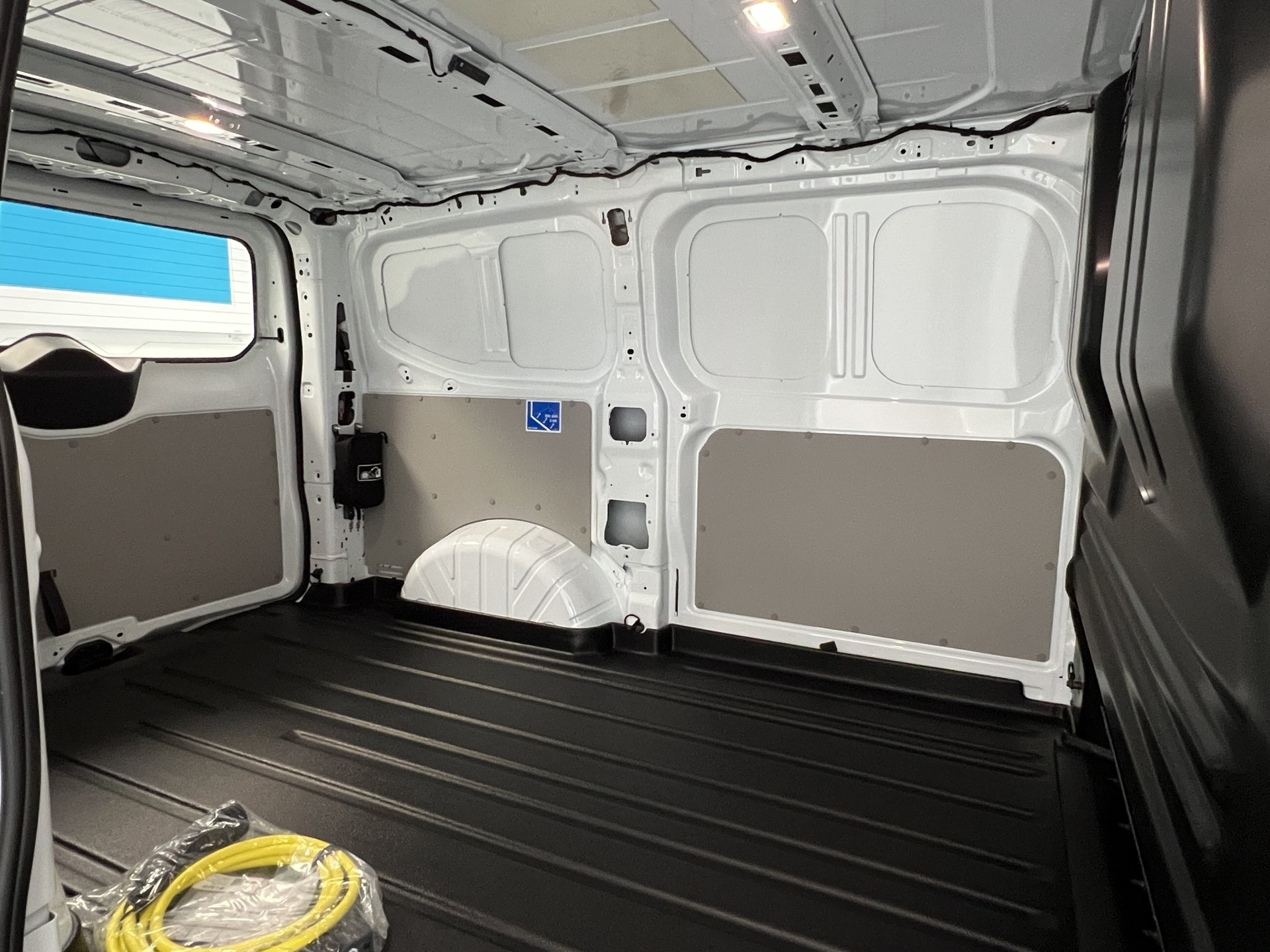 VW e-Transporter 70 kWh-image-10
