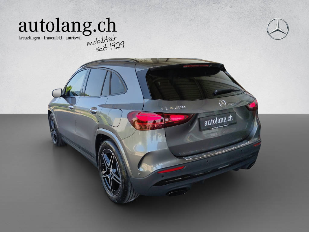 MERCEDES-BENZ GLA 200 AMG Line Night Star-image-3