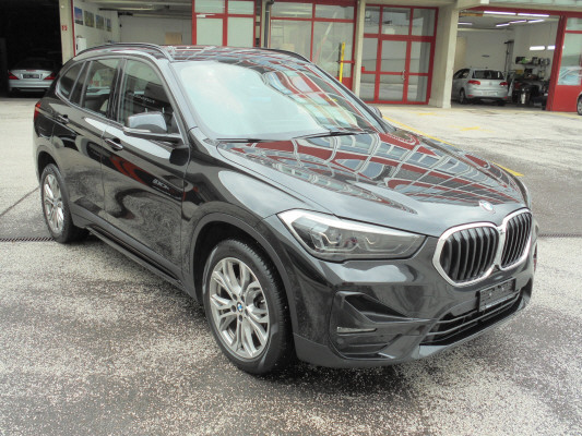 BMW X1 xDrive 18d Sport Line-image-9