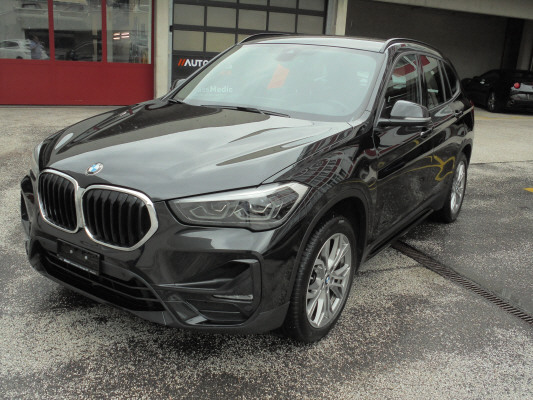 BMW X1 xDrive 18d Sport Line-image-0