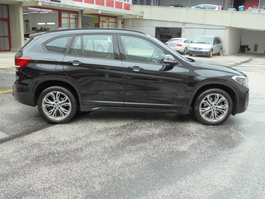 BMW X1 xDrive 18d Sport Line-image-10