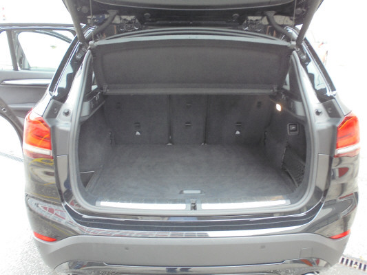 BMW X1 xDrive 18d Sport Line-image-8