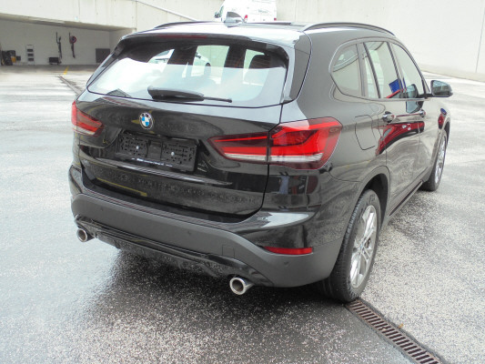 BMW X1 xDrive 18d Sport Line-image-11