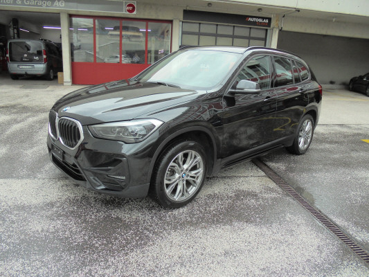 BMW X1 xDrive 18d Sport Line-image-12