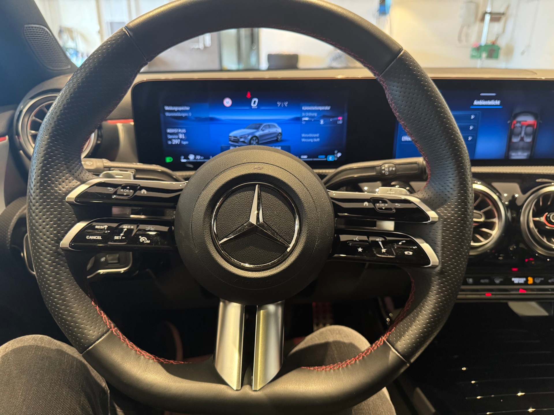MERCEDES-BENZ A 250 AMG Line 4m-image-18