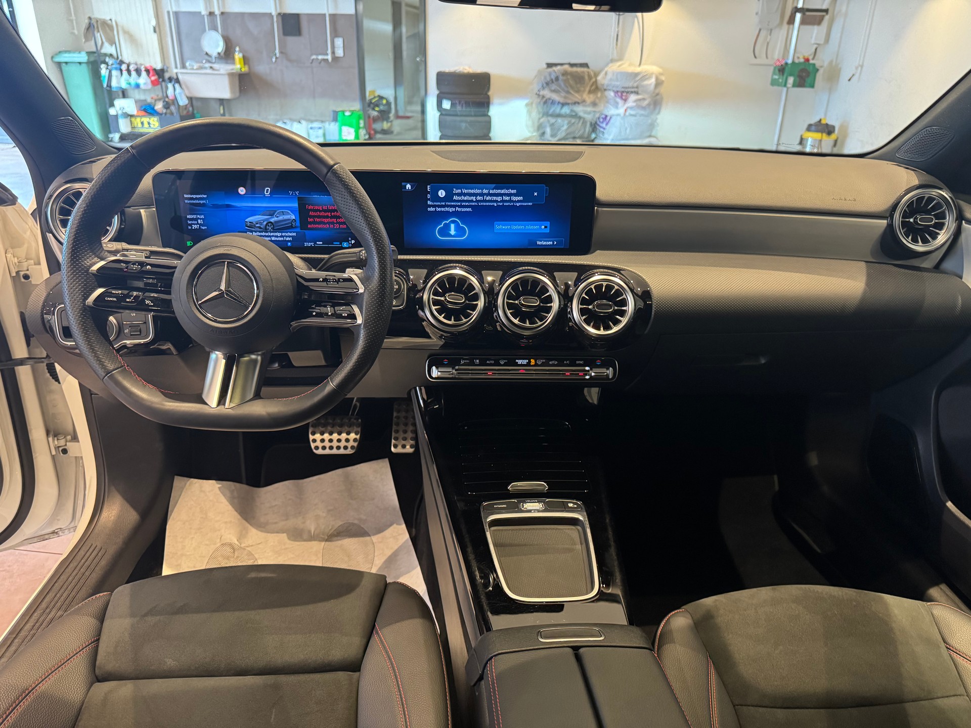MERCEDES-BENZ A 250 AMG Line 4m-image-10