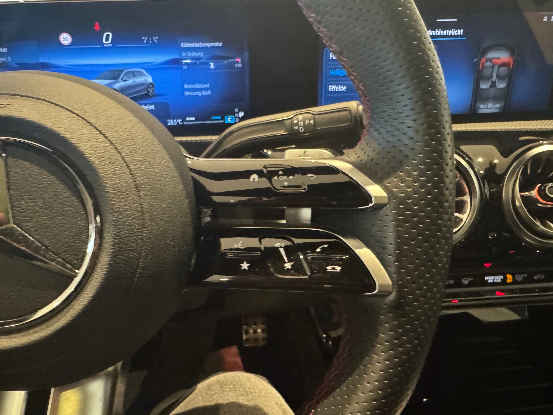 MERCEDES-BENZ A 250 AMG Line 4m-image-15