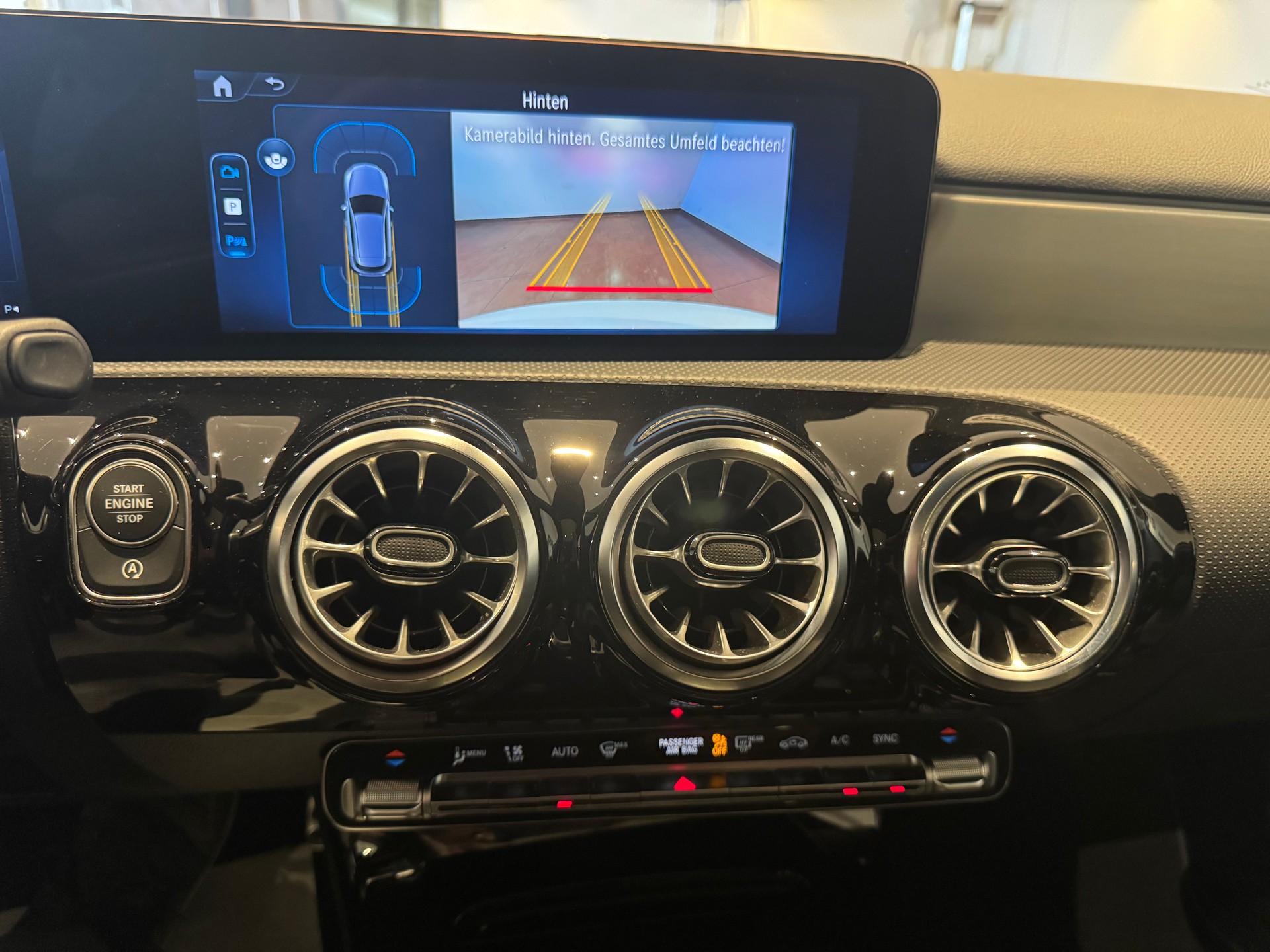 MERCEDES-BENZ A 250 AMG Line 4m-image-12