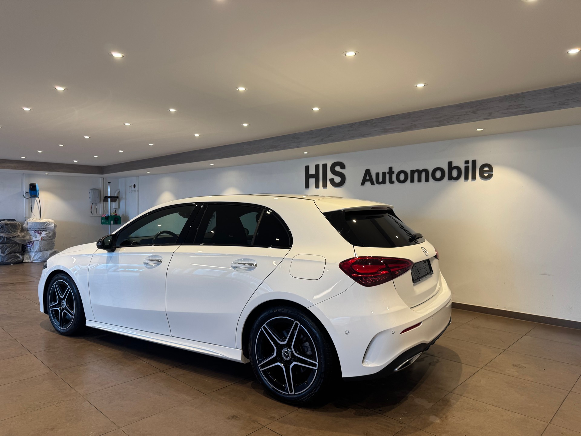 MERCEDES-BENZ A 250 AMG Line 4m-image-3