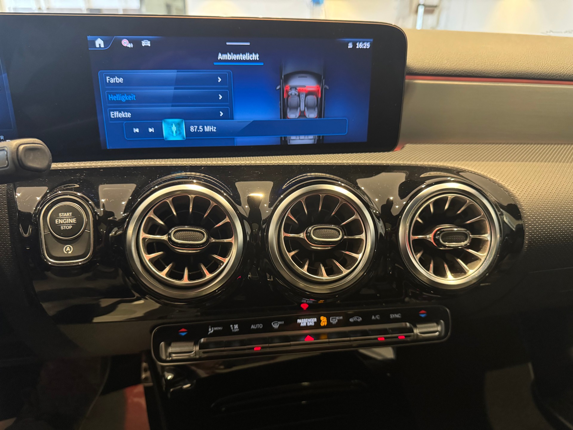 MERCEDES-BENZ A 250 AMG Line 4m-image-14
