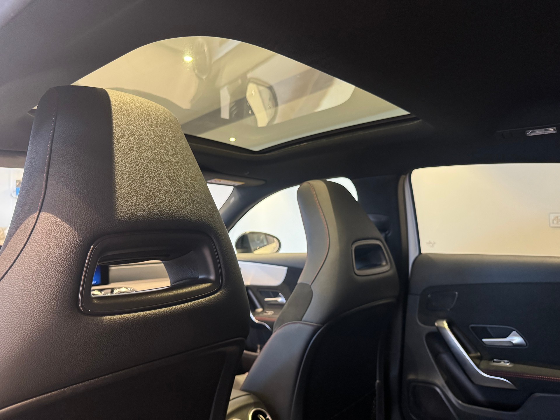 MERCEDES-BENZ A 250 AMG Line 4m-image-9