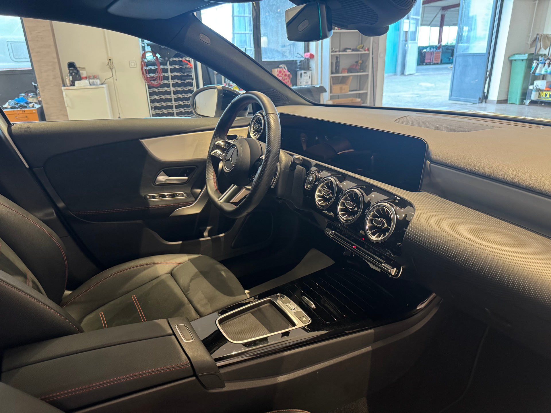 MERCEDES-BENZ A 250 AMG Line 4m-image-7
